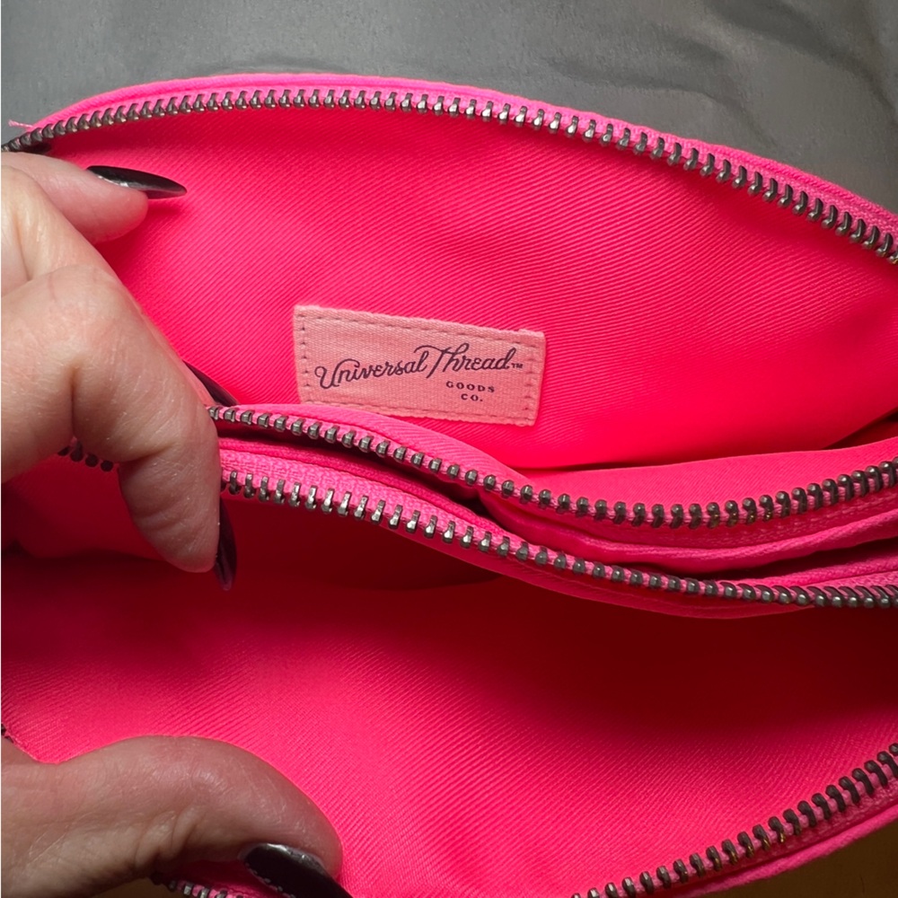 Universal Thread NWT Vibrant Pink Crossbody Bag - Picture 6 of 9